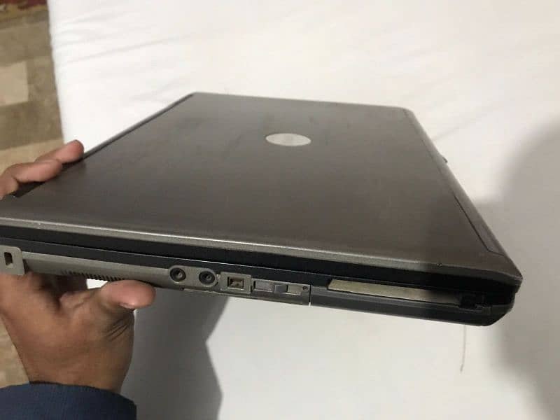 Dell D630 Core 2 Due (with Charger) 4