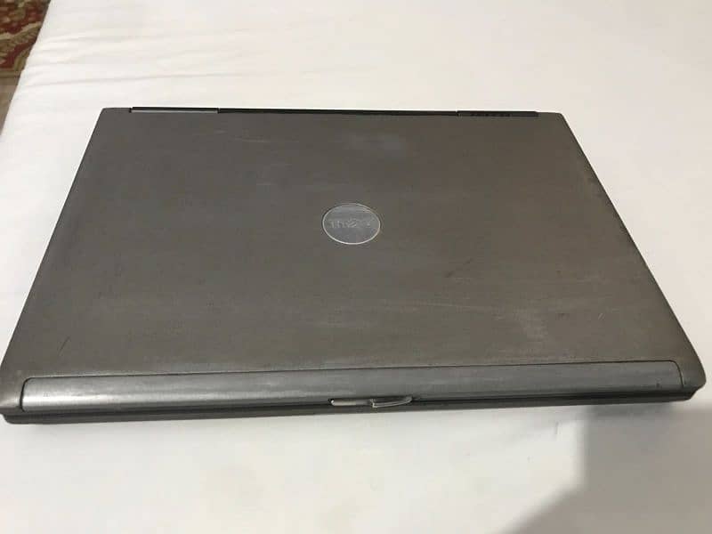 Dell D630 Core 2 Due (with Charger) 5