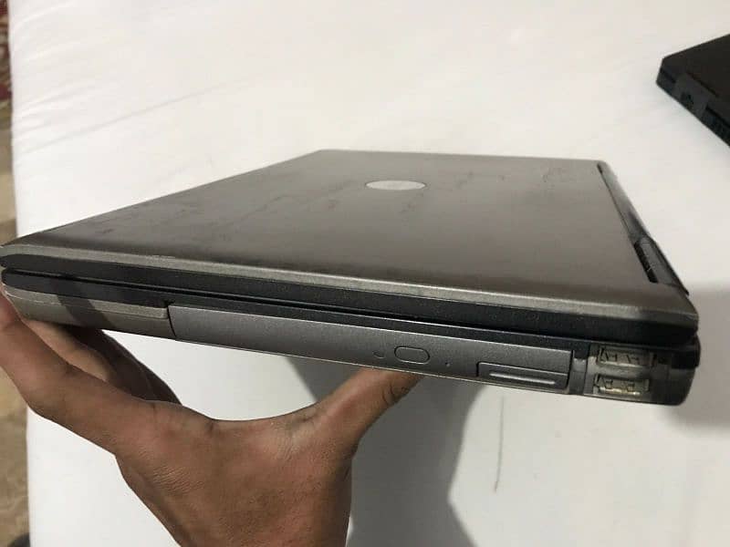 Dell D630 Core 2 Due (with Charger) 7