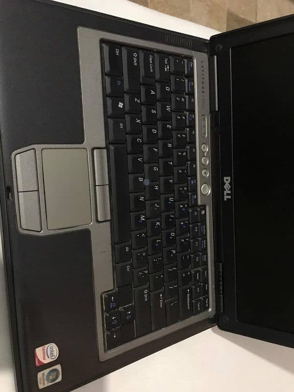 Dell D630 Core 2 Due (with Charger) 9