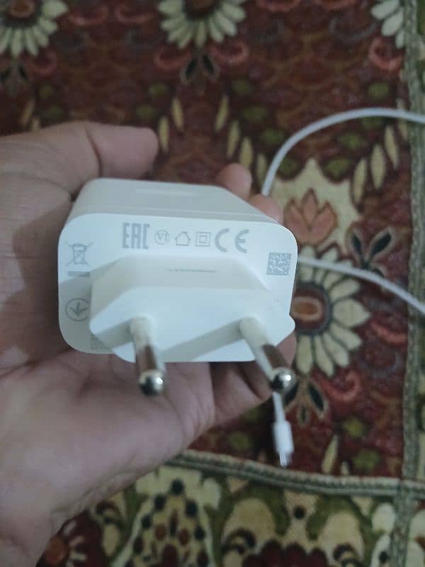 realme 33w original charger 1