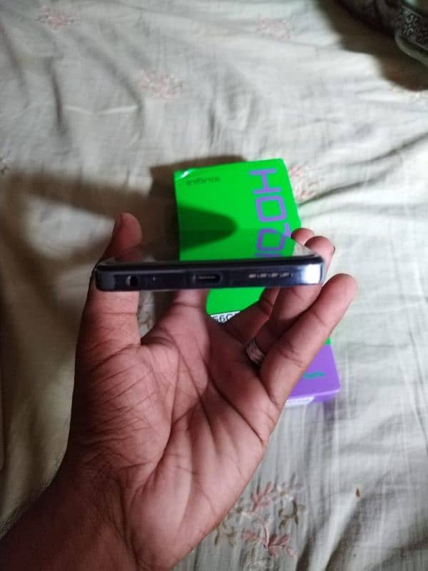 Infinix Hot 40 i - 8+8/256 gb 5