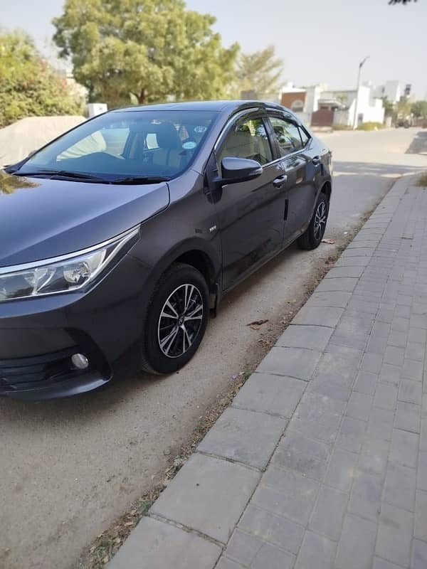 Toyota Corolla GLI 2018 Automatic 2