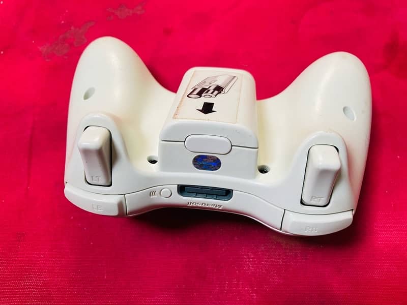 XBOX 360 original controller 0