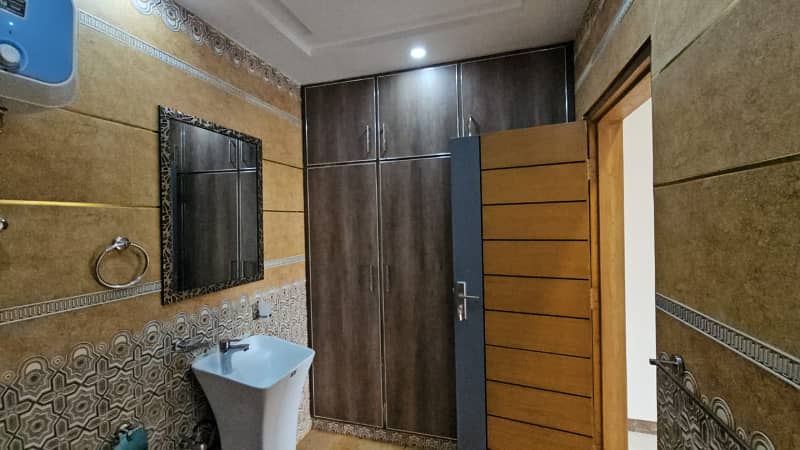 One Bed Luxury Furnished Flat for Rent in Top Tier Location of Bahria Town Lahore 3