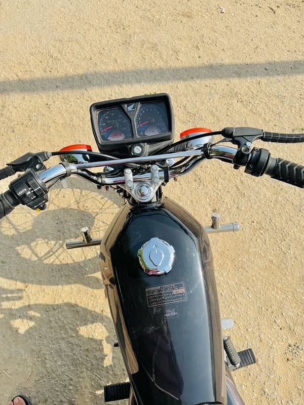 Honda CG 125 (2023 Model) 3