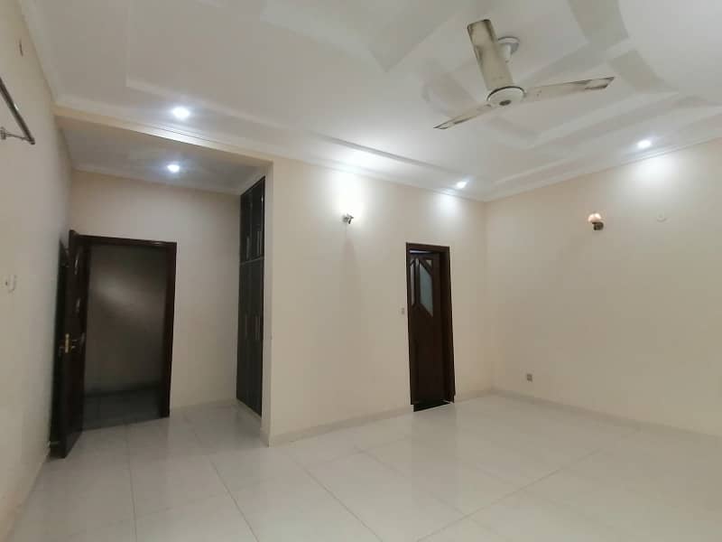 DHA 1 Kanal Very Stylish Upper Potion For Rent In Phase 4 5