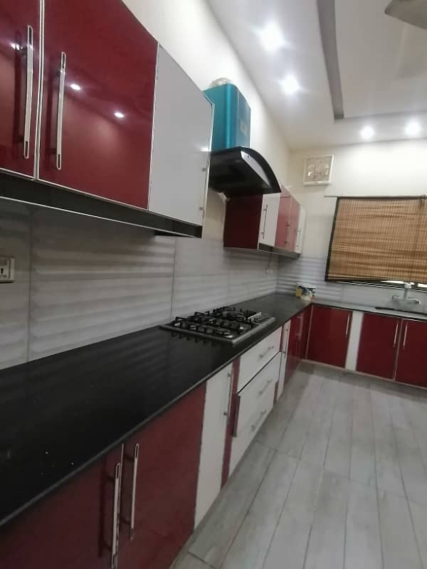 DHA 1 Kanal Very Stylish Upper Potion For Rent In Phase 4 6