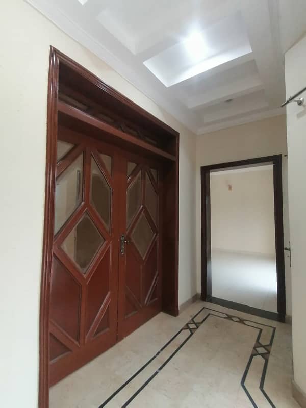 DHA 1 Kanal Very Stylish Upper Potion For Rent In Phase 4 19