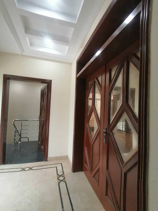 DHA 1 Kanal Very Stylish Upper Potion For Rent In Phase 4 22