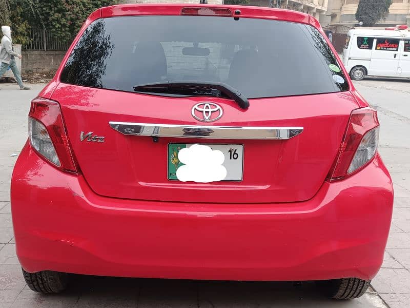 Toyota Vitz 2012 3