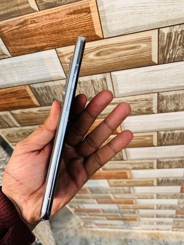 OnePlus 9pro just glass break 10/10 no issue exchange possible 3