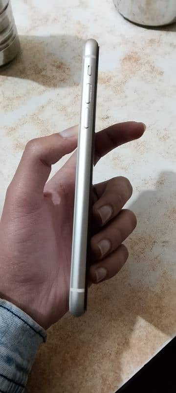 iphone 11 10/10 condition non pta jv 3