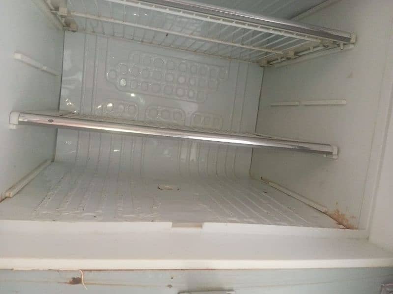 used fridge h condition roufh h thori 3