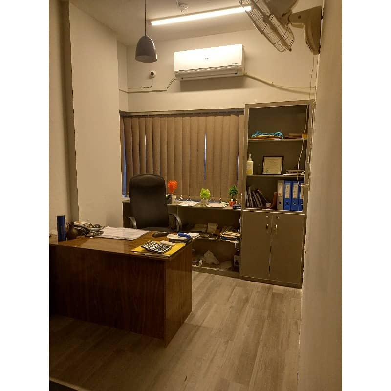 Office 379 Sqft 3rd Floor For Sale Gulberg. 2