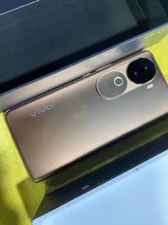 Vivo V40e