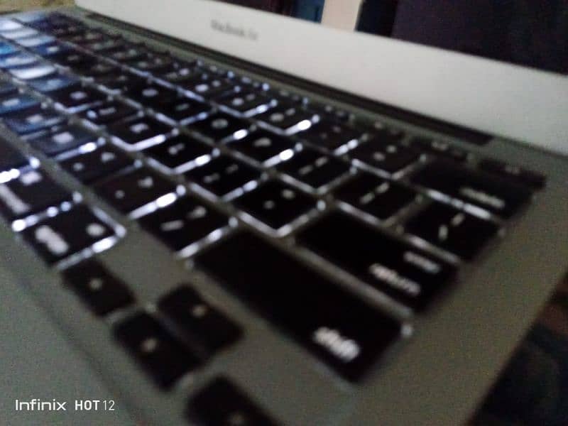 MACBOOK AIR early (2014) 7