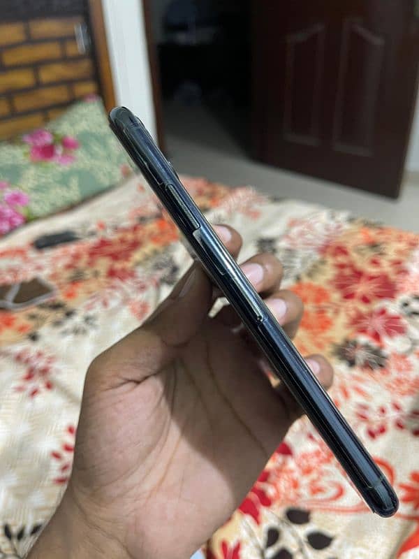 Iphone 11 Pro Max Non PTA 256GB 2