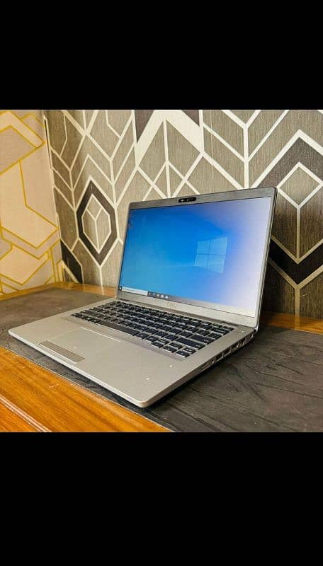 Dell Latitude 5400 Chromebook 8GB | 256GB 1