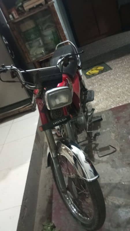 Honda CD 70 9