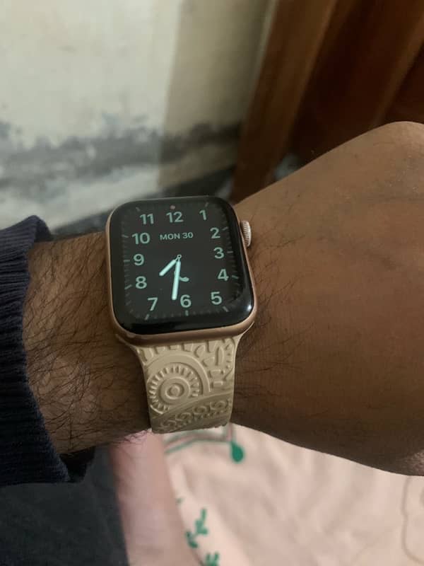 Apple Watch Series 6  44 mm (GPS) 2