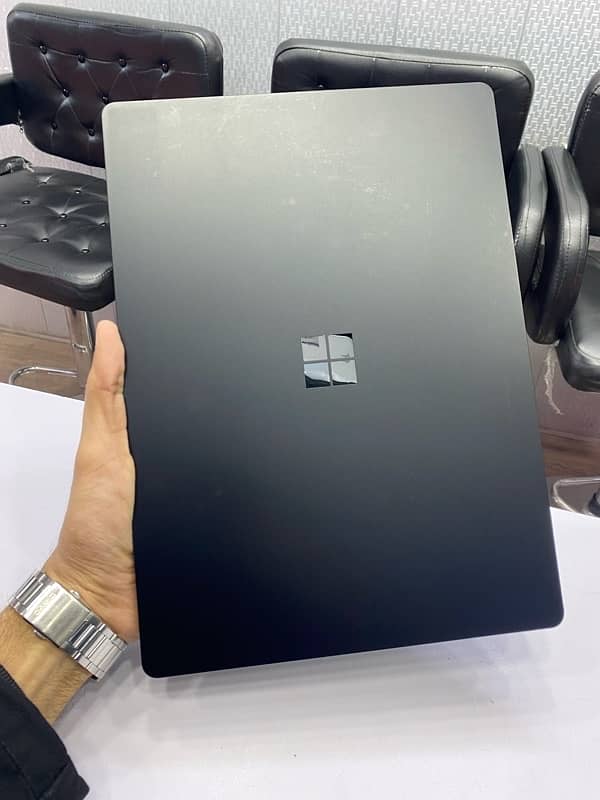 Surface laptop 4 | Core i5-11th gen | 8/256 SSD 3