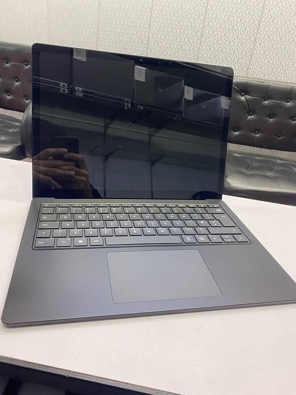 Surface laptop 4 | Core i5-11th gen | 8/256 SSD 6