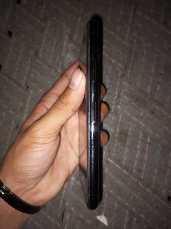 I phone x  10 by 9 condition 64 gb    jet black colour 3