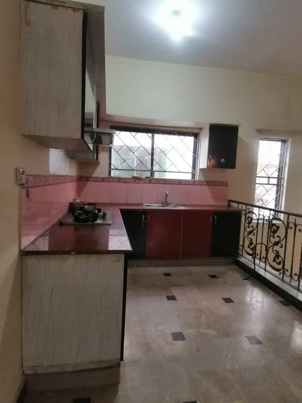 DHA 1 Kanal Fantastic Upper Portion For Rent In Phase 4 Block BB 2