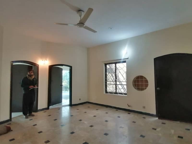 DHA 1 Kanal Fantastic Upper Portion For Rent In Phase 4 Block BB 4