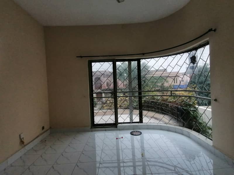 DHA 1 Kanal Fantastic Upper Portion For Rent In Phase 4 Block BB 14