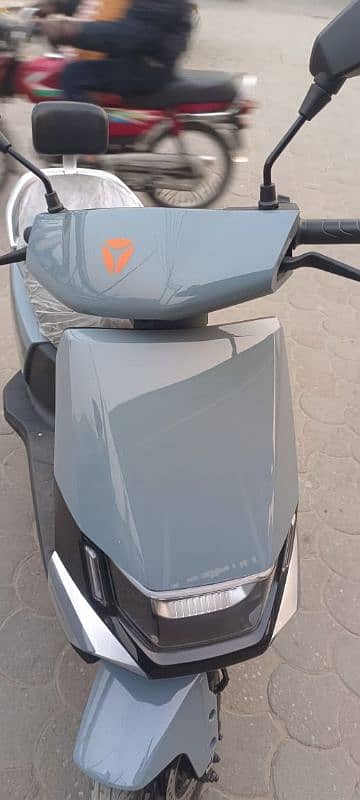 yadae Rubin one charge 100 km 2024 model 3