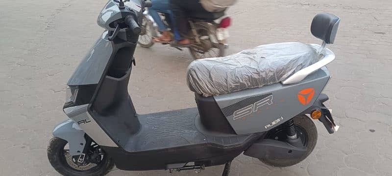 yadae Rubin one charge 100 km 2024 model 4