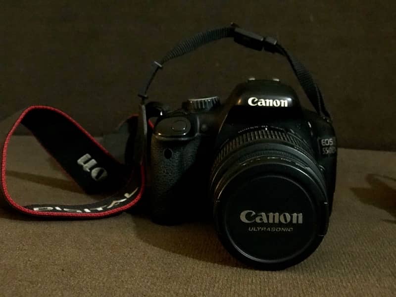 CANON EOS 550D with 18-55mm Lens 1