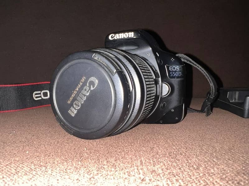 CANON EOS 550D with 18-55mm Lens 2