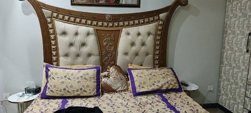 Complete Bed set with side tables and Dressing 1