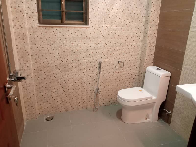 12 Marla 4 Bed Flat For Rent In Askari 11 Sector B Lahore 2