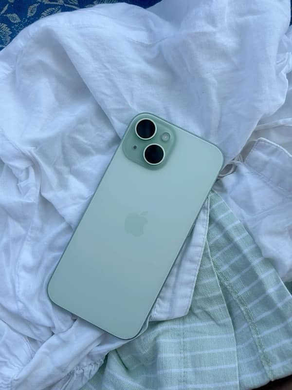 I phone 15 128gb factory Unlock green color 1