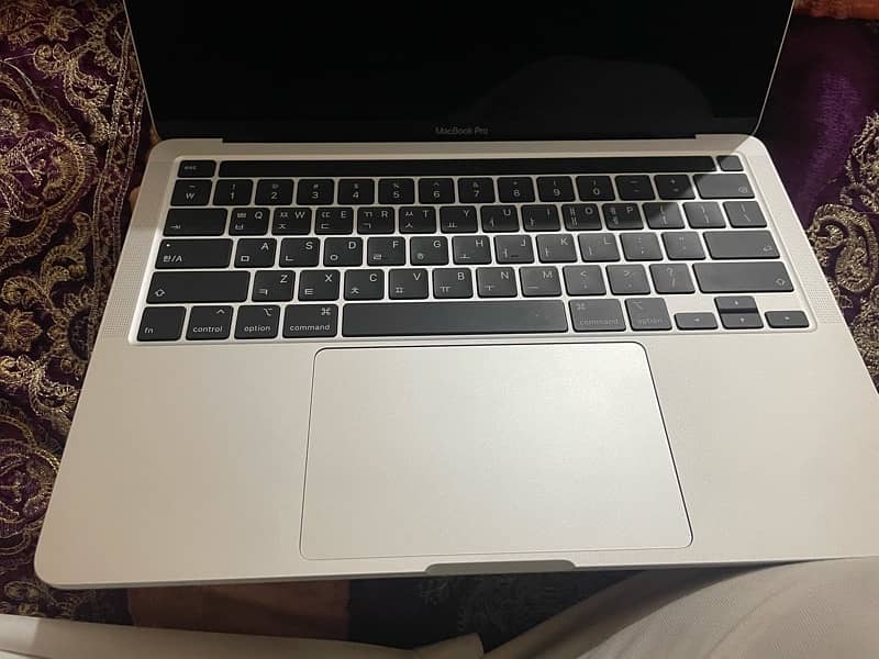 macbook pro 2020 4