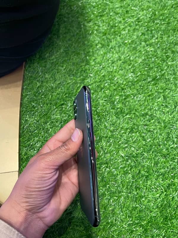 iPhone 11 pro max 256 PTA approved 6