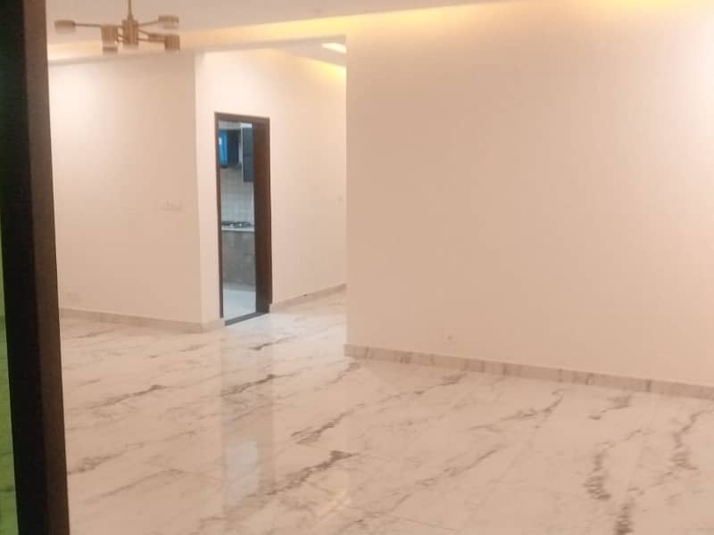 12 Marla 4 Bed Brand New Flat For Rent In Askari 11- D, Lahore 1