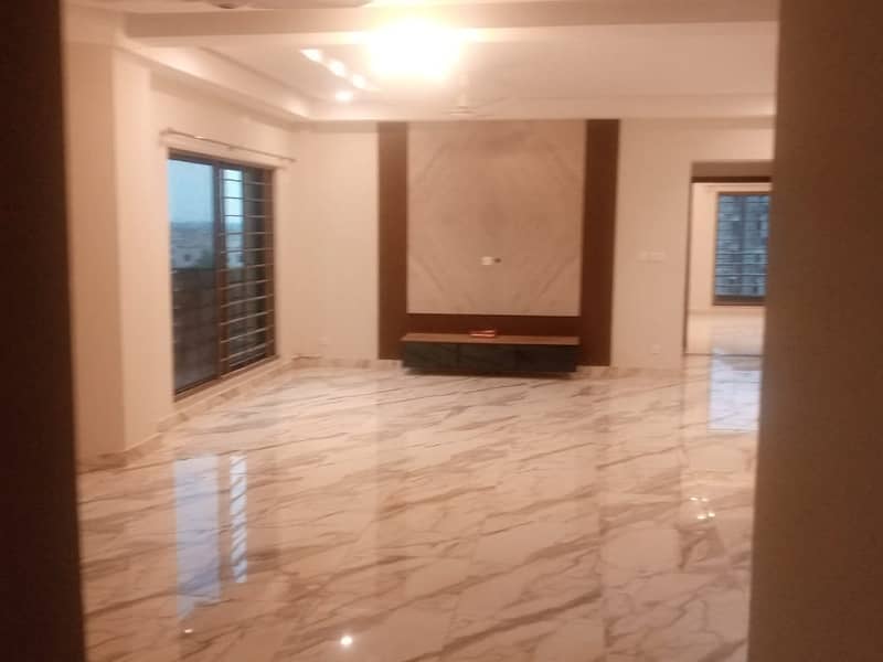 12 Marla 4 Bed Brand New Flat For Rent In Askari 11- D, Lahore 2