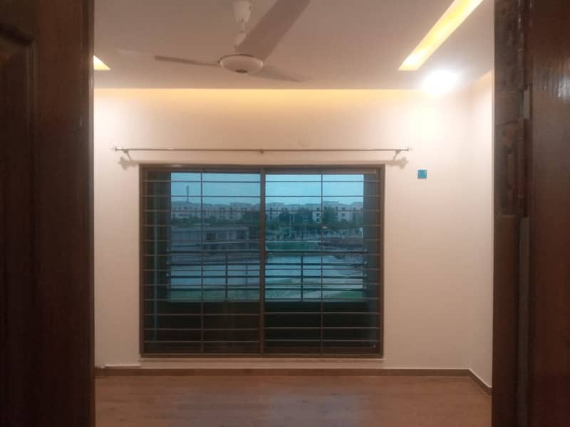 12 Marla 4 Bed Brand New Flat For Rent In Askari 11- D, Lahore 3