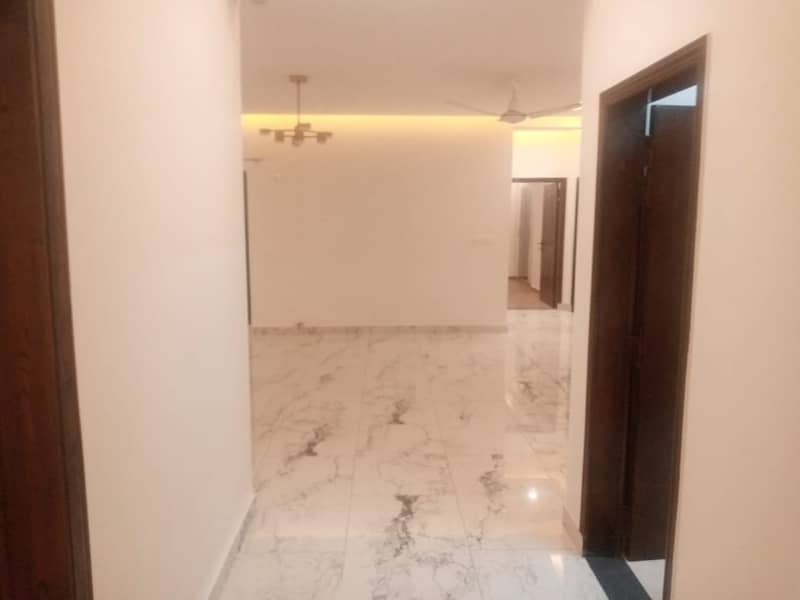 12 Marla 4 Bed Brand New Flat For Rent In Askari 11- D, Lahore 4