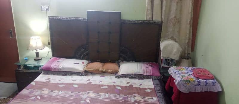 bed room set selling 1