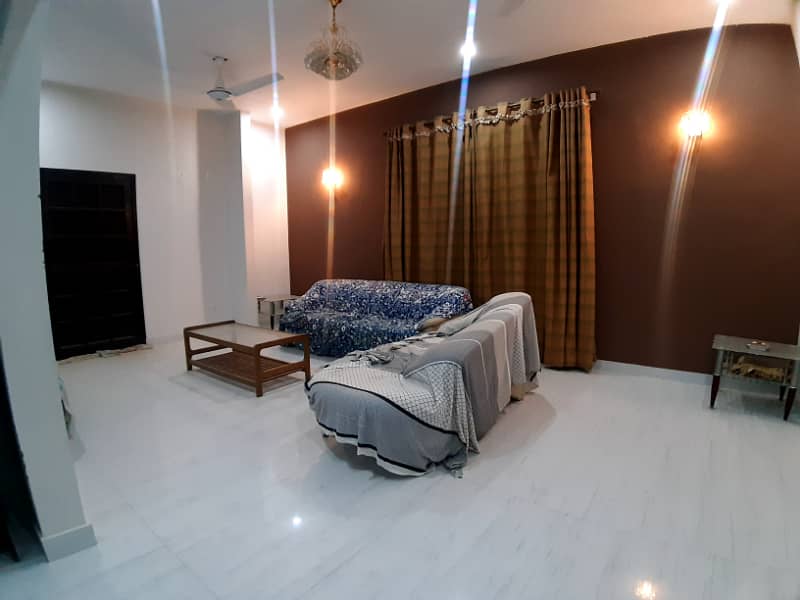 240 yds Single Story Bungalow In Gulshan e Iqbal Block 5 6