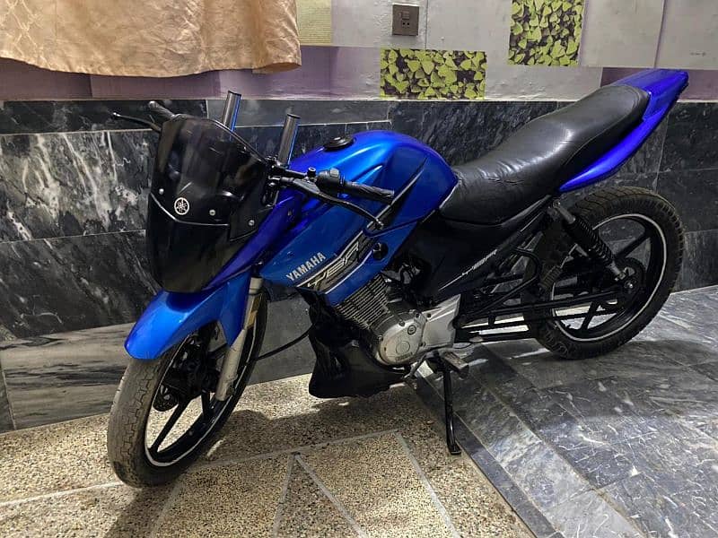 Yamaha Ybr 2015 model 3