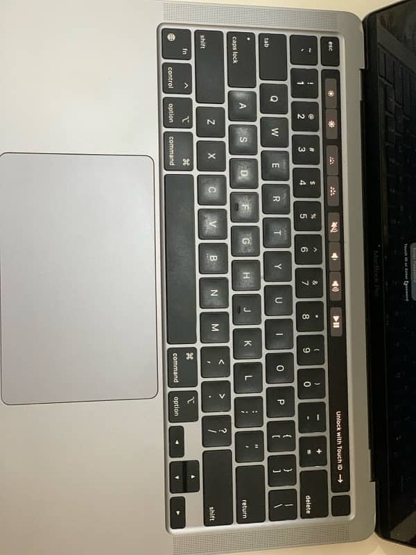 macbook pro m1 chip 2020 model 13” 10