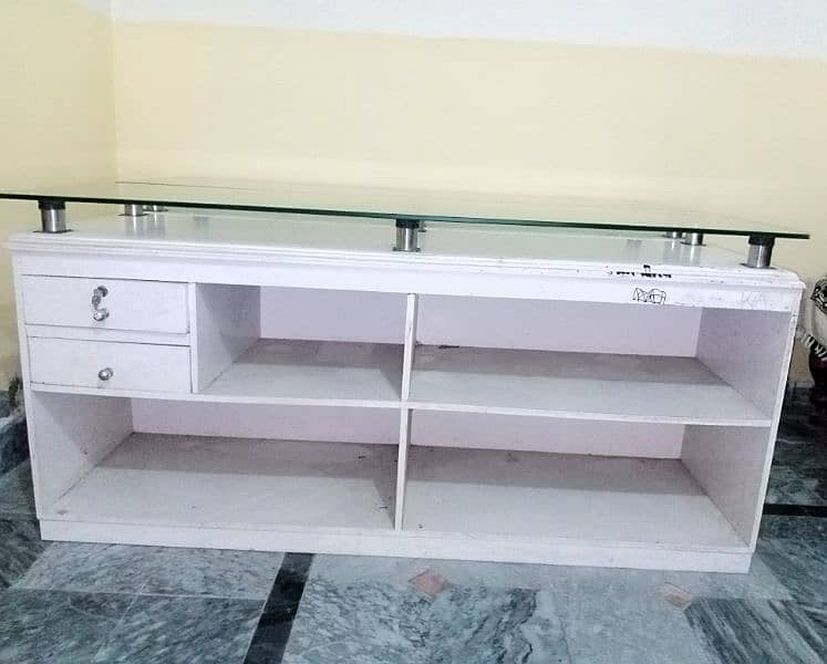 2 counter avaiable for shop with solid glass 0