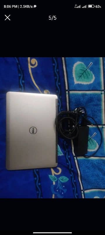 Laptop with original charger 0